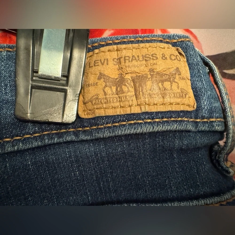 Levi's 512 Perfectly Slimming Capri Jeans